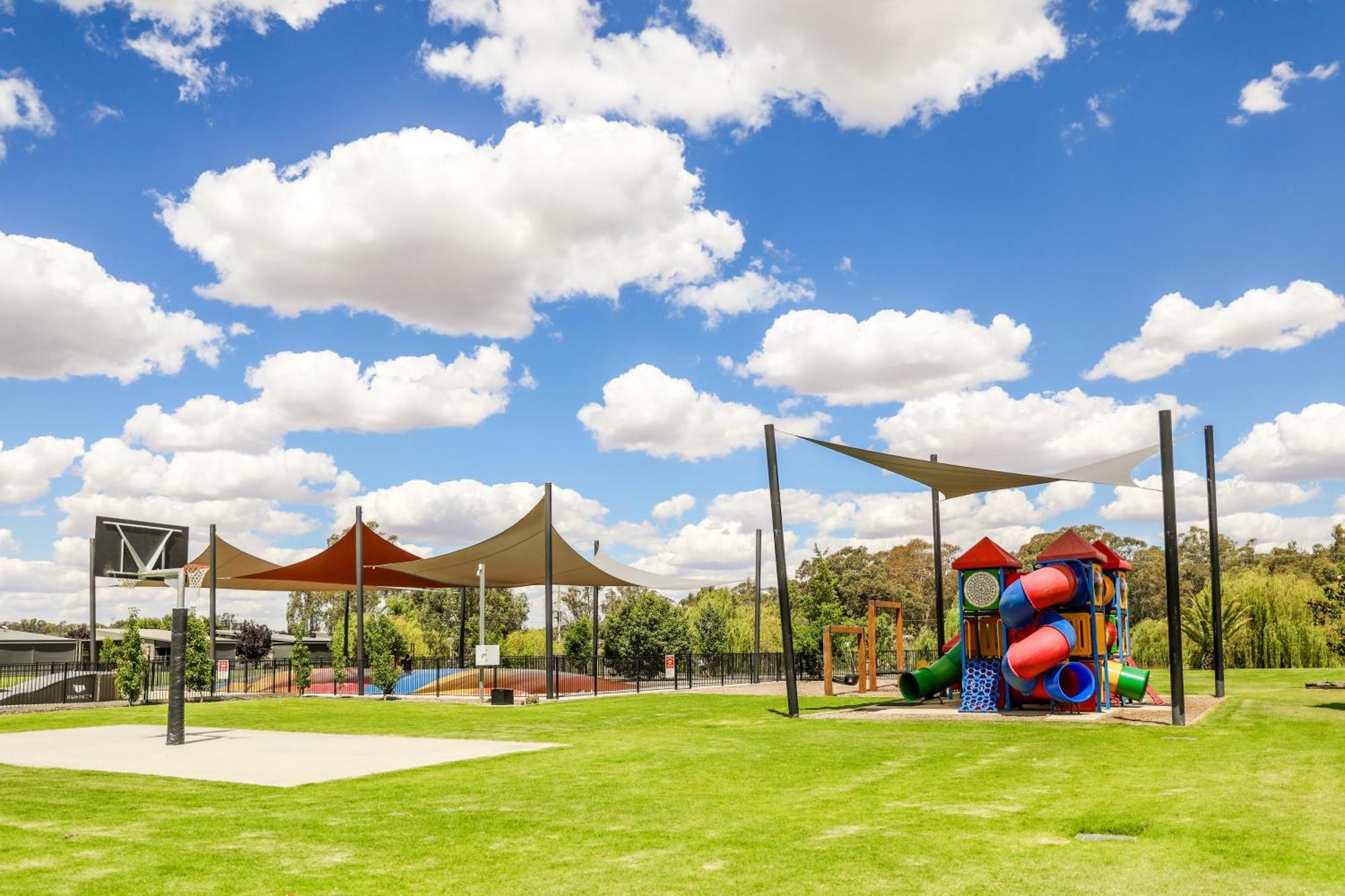 Discovery Parks - Moama Waters Hotel Exterior photo