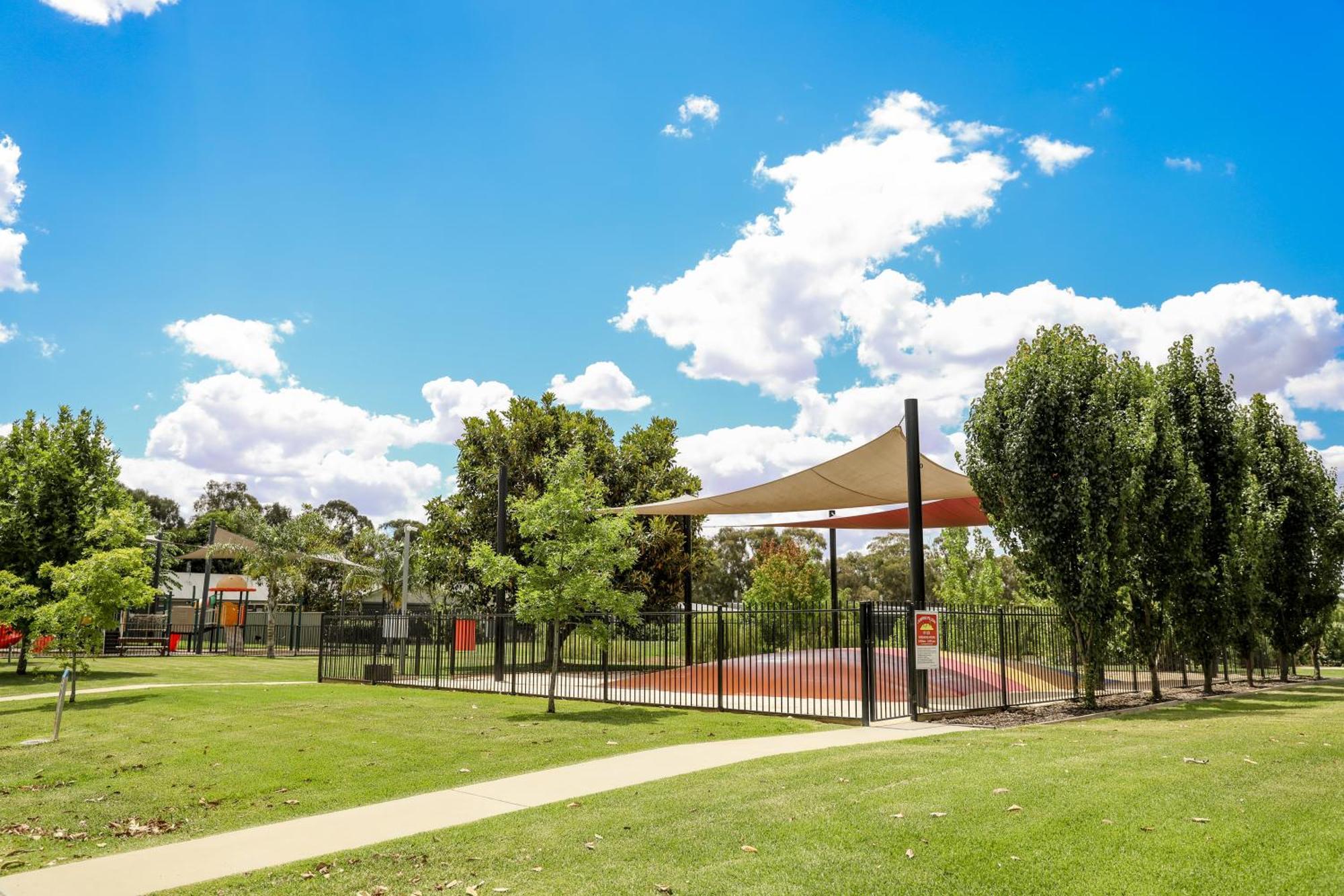 Discovery Parks - Moama Waters Hotel Exterior photo