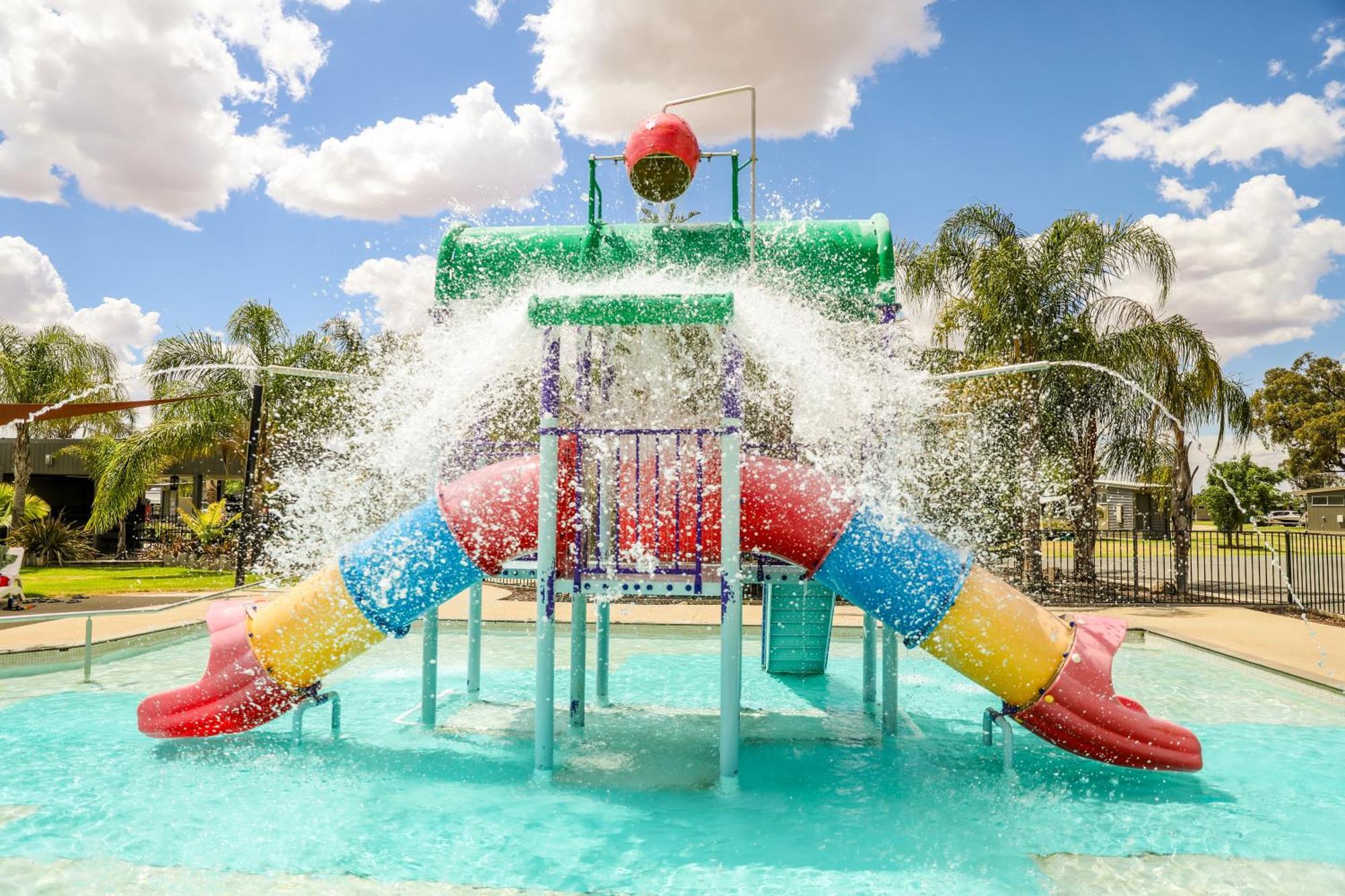 Discovery Parks - Moama Waters Hotel Exterior photo