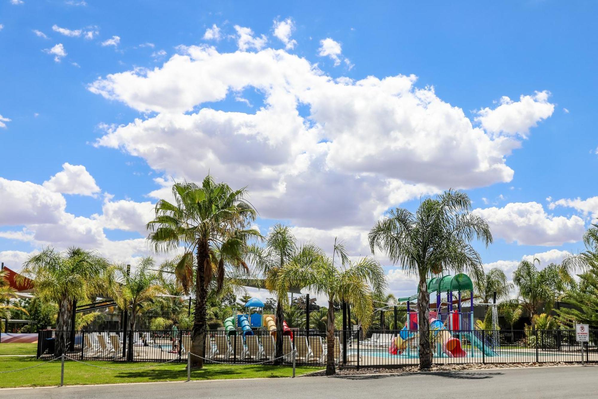 Discovery Parks - Moama Waters Hotel Exterior photo