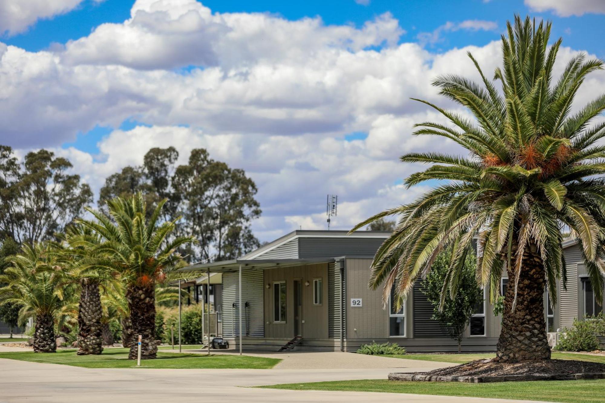 Discovery Parks - Moama Waters Hotel Exterior photo