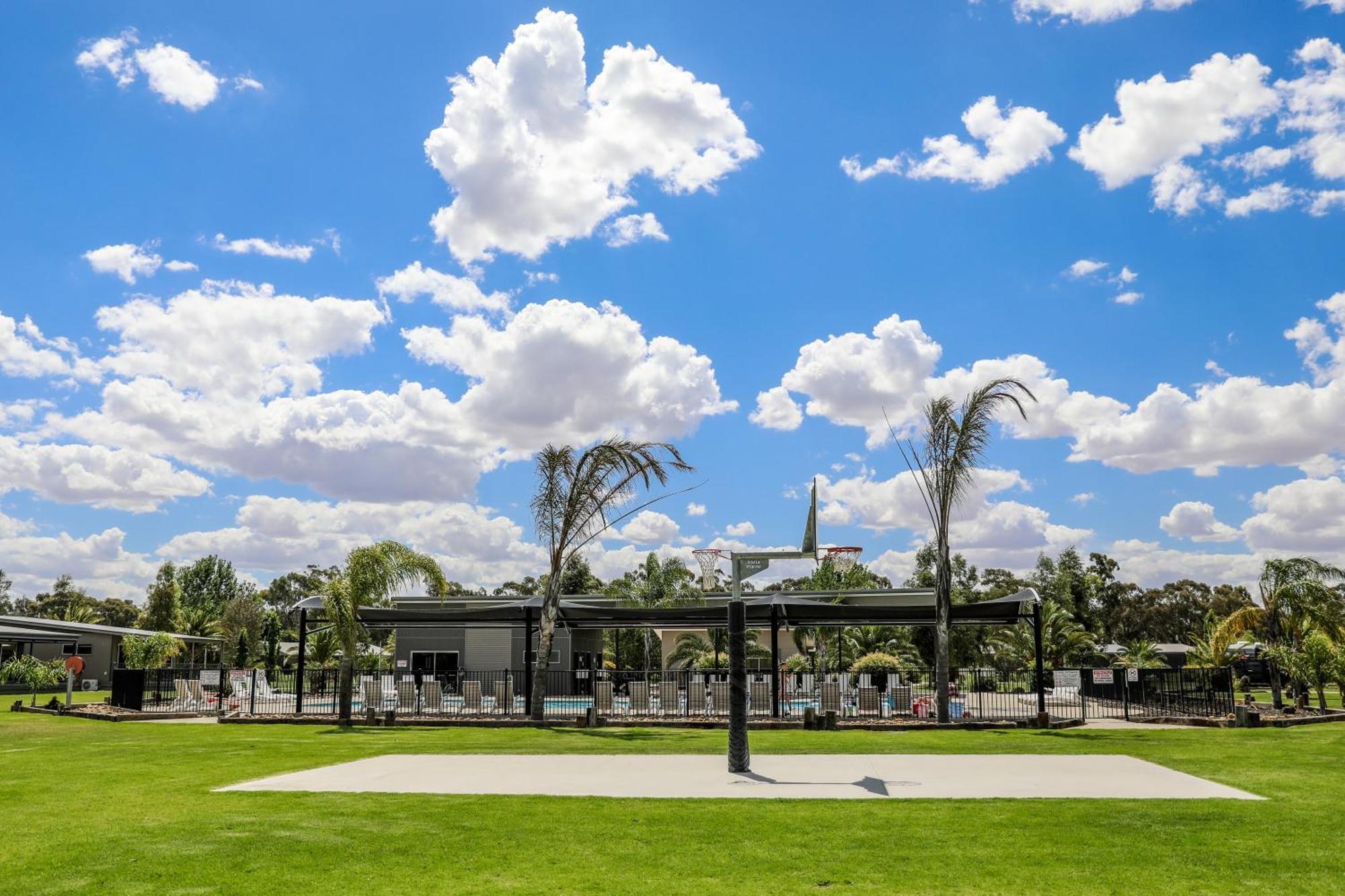 Discovery Parks - Moama Waters Hotel Exterior photo